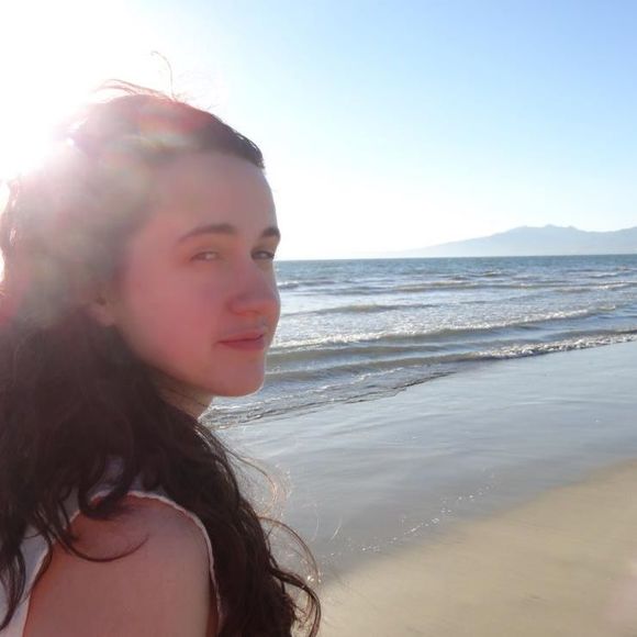 Meet your Posher, Gabrielle - Picture 1 of 1